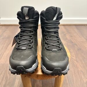 The North Face Women’s VECTIV Fastpack Insulated FUTURELIGHT Boots, Size 9